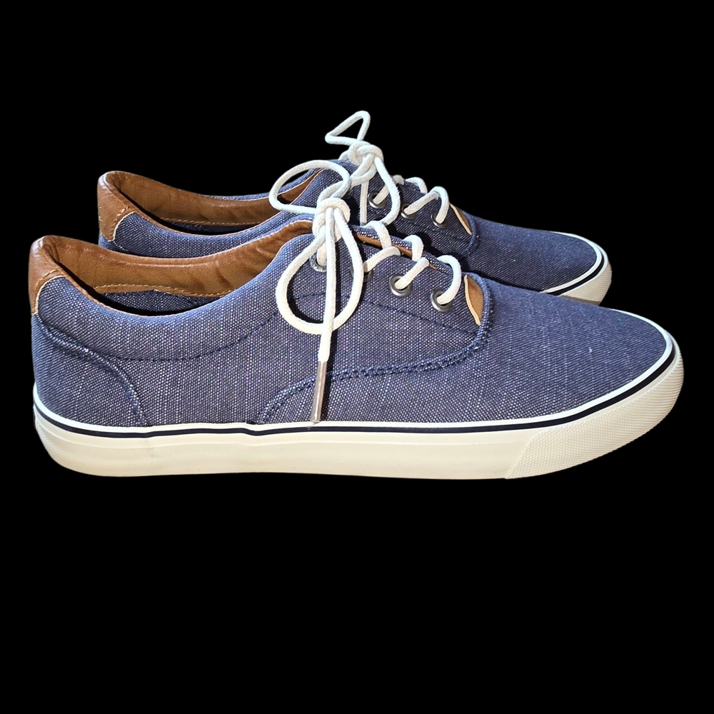 G.H. Bass & Co. Blue and White Sneakers Classic Casual Design